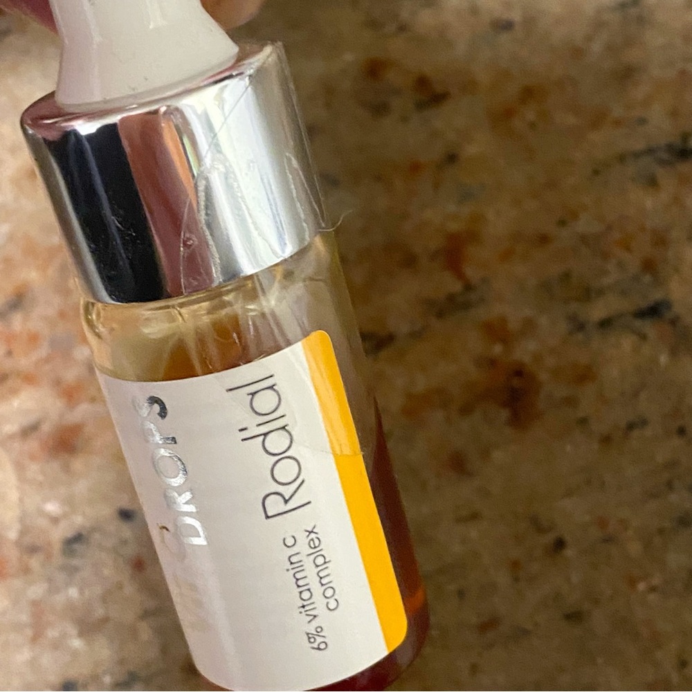 Rodial Vit C drops 6% vitamin C complex face serum - Picture 3 of 4